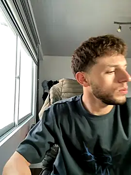 Snapshot of noah_red chatting on November 2, 9:28 pm noah red online show from November 2, 9:28 pm