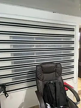 Snapshot of noah_red chatting on November 25, 10:54 pm noah red online show from November 25, 10:54 pm