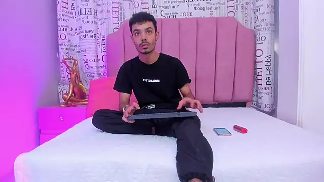 Timothe Evans online show from October 20, 9:15 pm