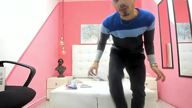 Timothe Evans online show from October 29, 9:27 pm