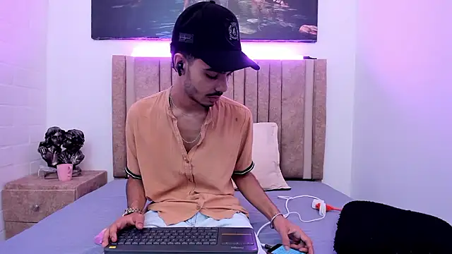 Timothe Evans online show from January 10, 4:14 am