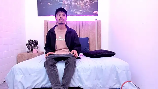 Timothe Evans online show from January 14, 4:07 am