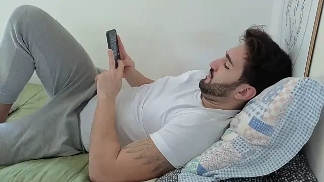 Al3xox02 online show from February 17, 12:01 pm