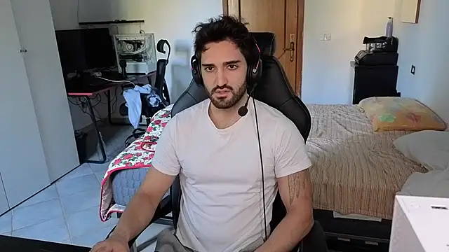 Al3xox02 online show from February 18, 10:22 am