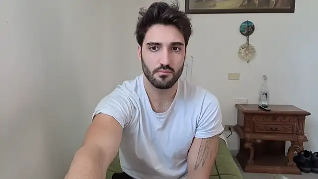 Al3xox02 online show from February 24, 2:04 pm