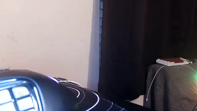 geezuz6913 online show from November 30, 2:04 am