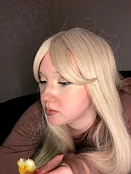 Snapshot of Darling_Bri_ chatting on November 1, 8:55 pm Darling Bri online show from November 1, 8:55 pm