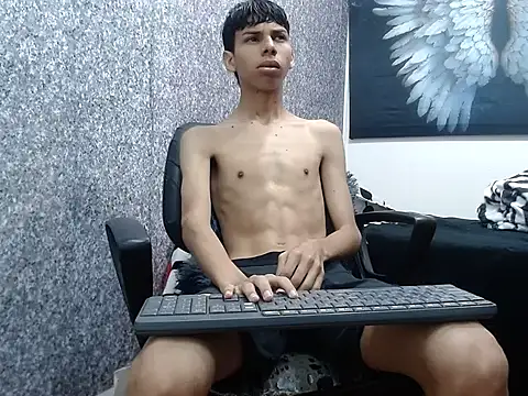 sexyboys cutex18 online show from October 11, 6:17 pm