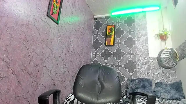 Snapshot of sexyboys_cutex18 chatting on February 2, 9:02 pm sexyboys cutex18 online show from February 2, 9:02 pm