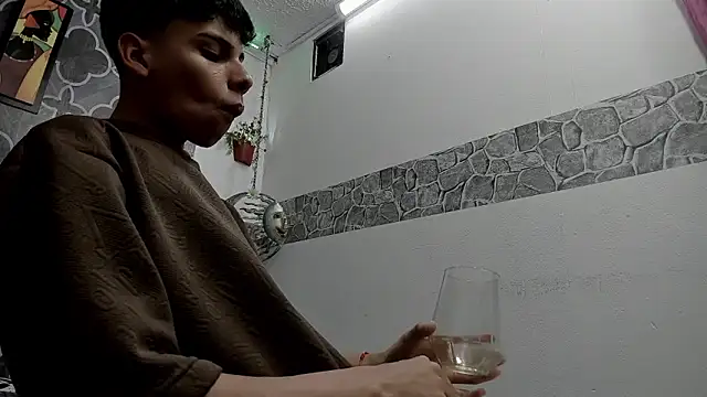 Snapshot of sexyboys_cutex18 chatting on February 26, 3:05 am sexyboys cutex18 online show from February 26, 3:05 am