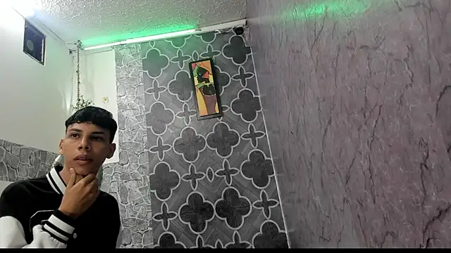 Snapshot of sexyboys_cutex18 chatting on March 3, 10:04 pm sexyboys cutex18 online show from March 3, 10:04 pm