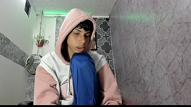 sexyboys cutex18 online show from March 5, 10:39 pm