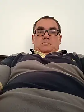 Snapshot of Alfred_00000 chatting on December 15, 4:55 pm Alfred 00000 online show from December 15, 4:55 pm