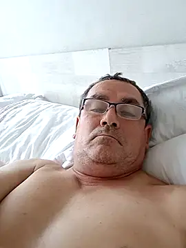 Alfred 00000 online show from April 11, 9:30 pm