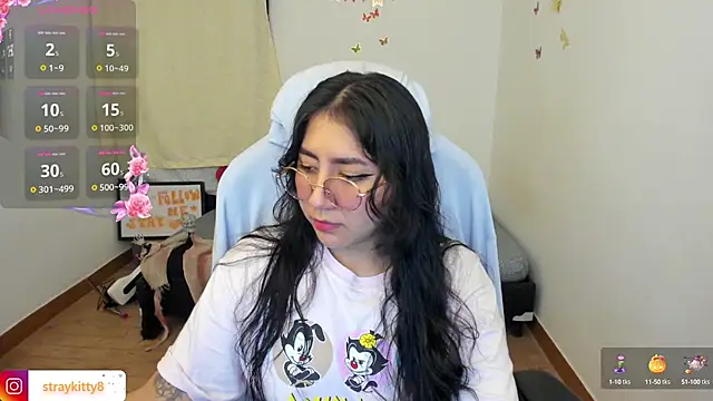 LoveLyy- online show from October 10, 11:15 pm