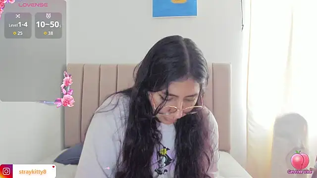 LoveLyy- online show from October 27, 8:57 pm