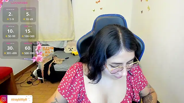 LoveLyy- online show from December 3, 7:56 pm