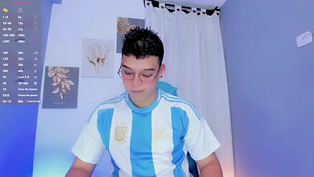 alex boyy online show from November 10, 10:42 pm