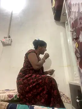 Snapshot of Sapnahot34 chatting on November 25, 5:18 am Sapnahot34 online show from November 25, 5:18 am