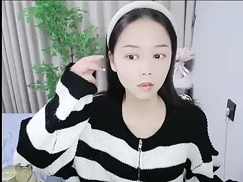 mili0923 online show from November 17, 1:39 pm