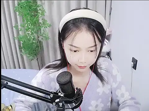 mili0923 online show from November 18, 6:01 pm