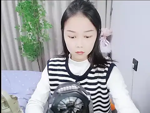 mili0923 online show from November 19, 1:33 pm