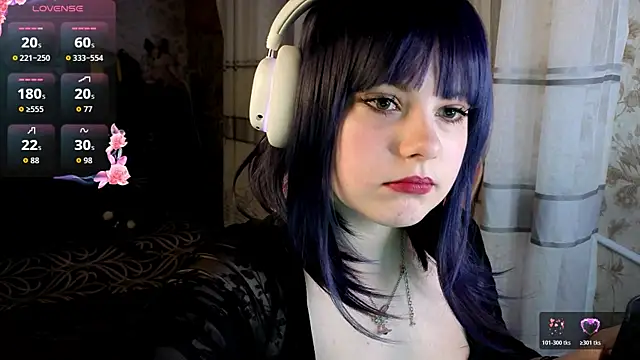 KristiBloom online show from March 31, 9:48 pm