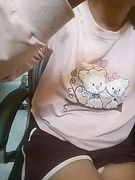 Snapshot of kudi_sexy chatting on October 10, 7:18 am kudi sexy online show from October 10, 7:18 am