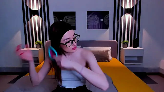 Olivia Grantt online show from November 14, 1:04 am