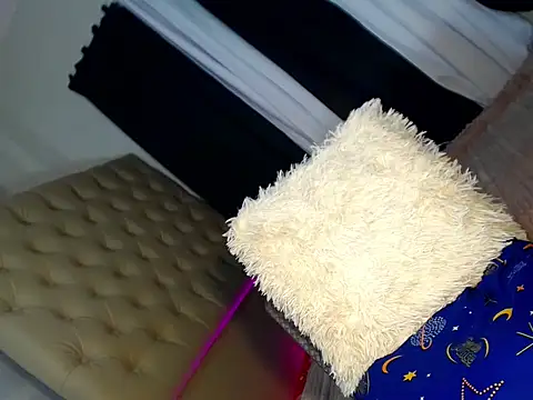 Snapshot of sexy_calista chatting on November 4, 1:32 pm sexy calista online show from November 4, 1:32 pm