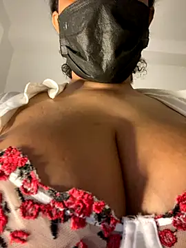 Snapshot of Monica__Bellucci__ chatting on November 8, 10:37 am Monica Bellucci online show from November 8, 10:37 am