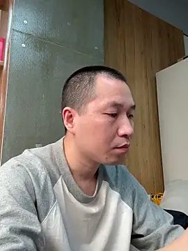 yichengm online show from October 7, 3:25 am