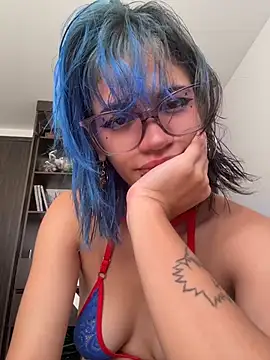 sukulaurens online show from April 3, 3:10 pm