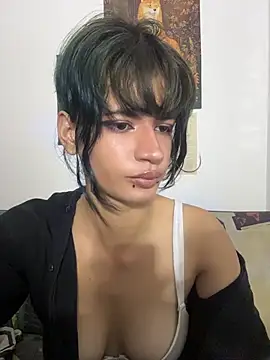 Snapshot of sukulaurens chatting on June 2, 6:15 am sukulaurens online show from June 2, 6:15 am
