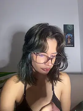 Snapshot of sukulaurens chatting on July 3, 2:40 am sukulaurens online show from July 3, 2:40 am