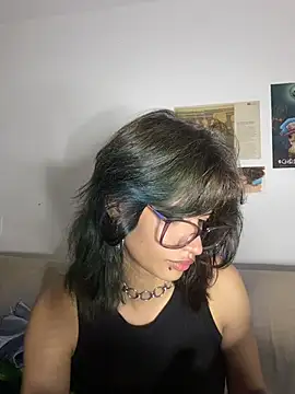 Snapshot of sukulaurens chatting on July 4, 5:35 am sukulaurens online show from July 4, 5:35 am