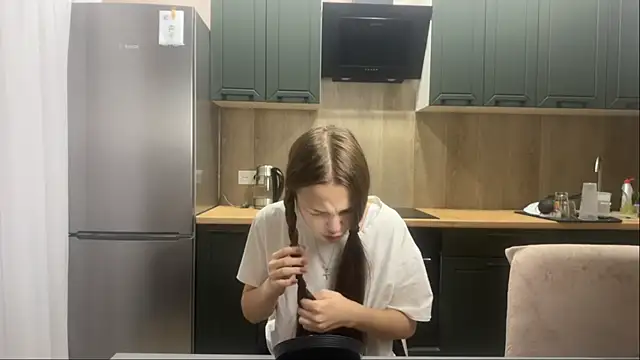 SunnySprinkle online show from October 12, 11:42 am