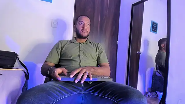 Dann 17  online show from November 1, 5:09 am