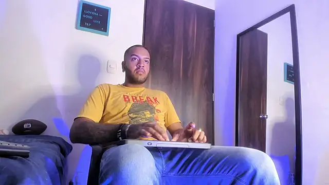 Dann 17  online show from November 29, 9:40 pm