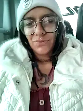 Abby 2-1 online show from November 4, 9:25 pm