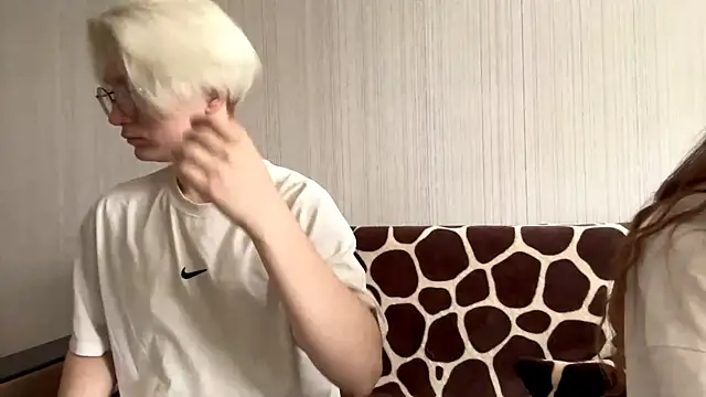 EhtelBiondi online show from March 29, 8:14 am