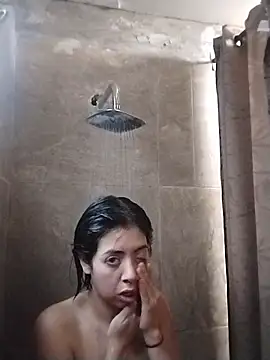 Lollysmile26 online show from March 5, 11:45 pm