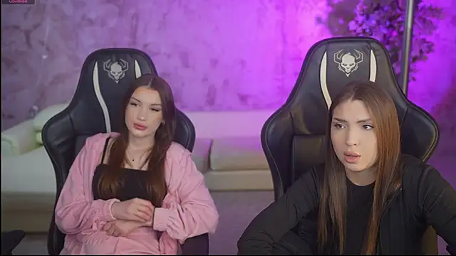 Snapshot of Jane_Love054 chatting on November 25, 7:52 am Jane Love054 online show from November 25, 7:52 am