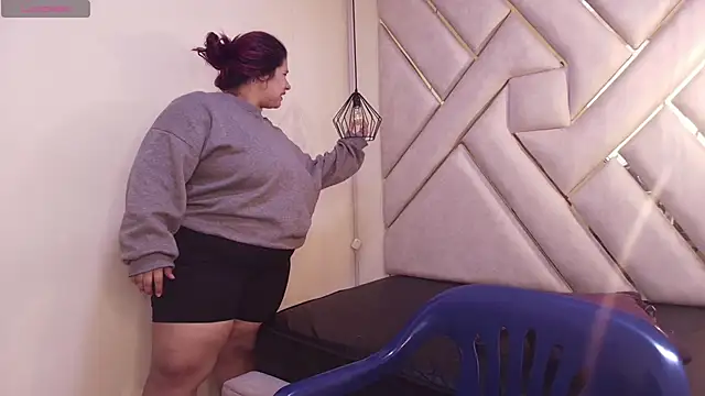 Addyy 02 online show from November 25, 5:24 pm