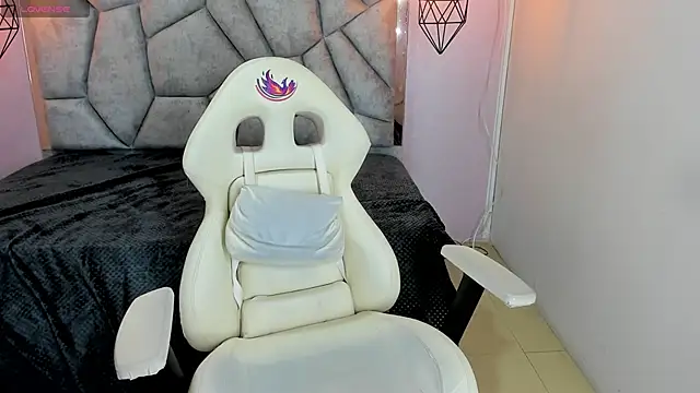 Addyy 02 online show from March 27, 7:35 pm