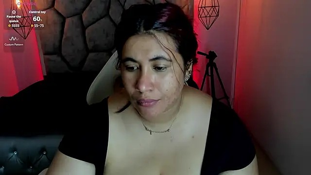 Addyy 02 online show from May 25, 4:02 pm