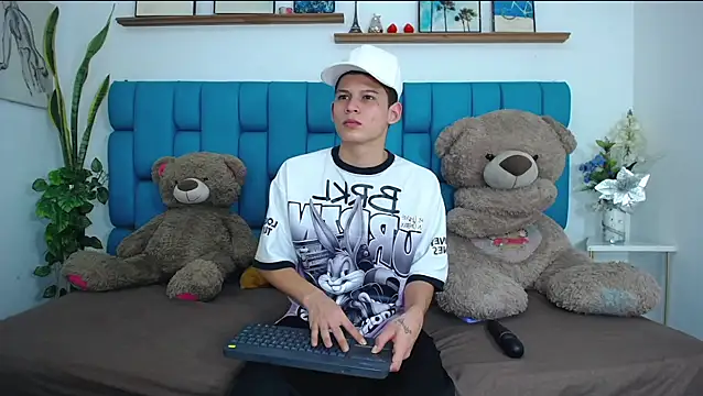 Brian hot online show from February 28, 11:33 am