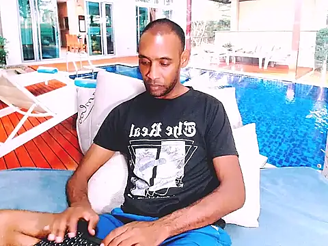 Snapshot of IndianMagicMike chatting on February 1, 5:11 pm IndianMagicMike online show from February 1, 5:11 pm