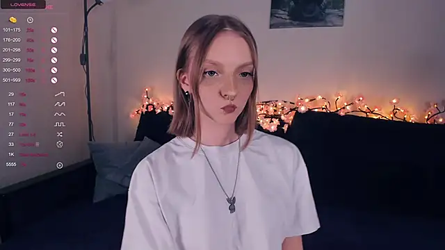 Snapshot of Golden_dawn chatting on October 31, 7:20 am Golden dawn online show from October 31, 7:20 am