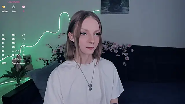 Snapshot of Golden_dawn chatting on November 11, 7:19 am Golden dawn online show from November 11, 7:19 am